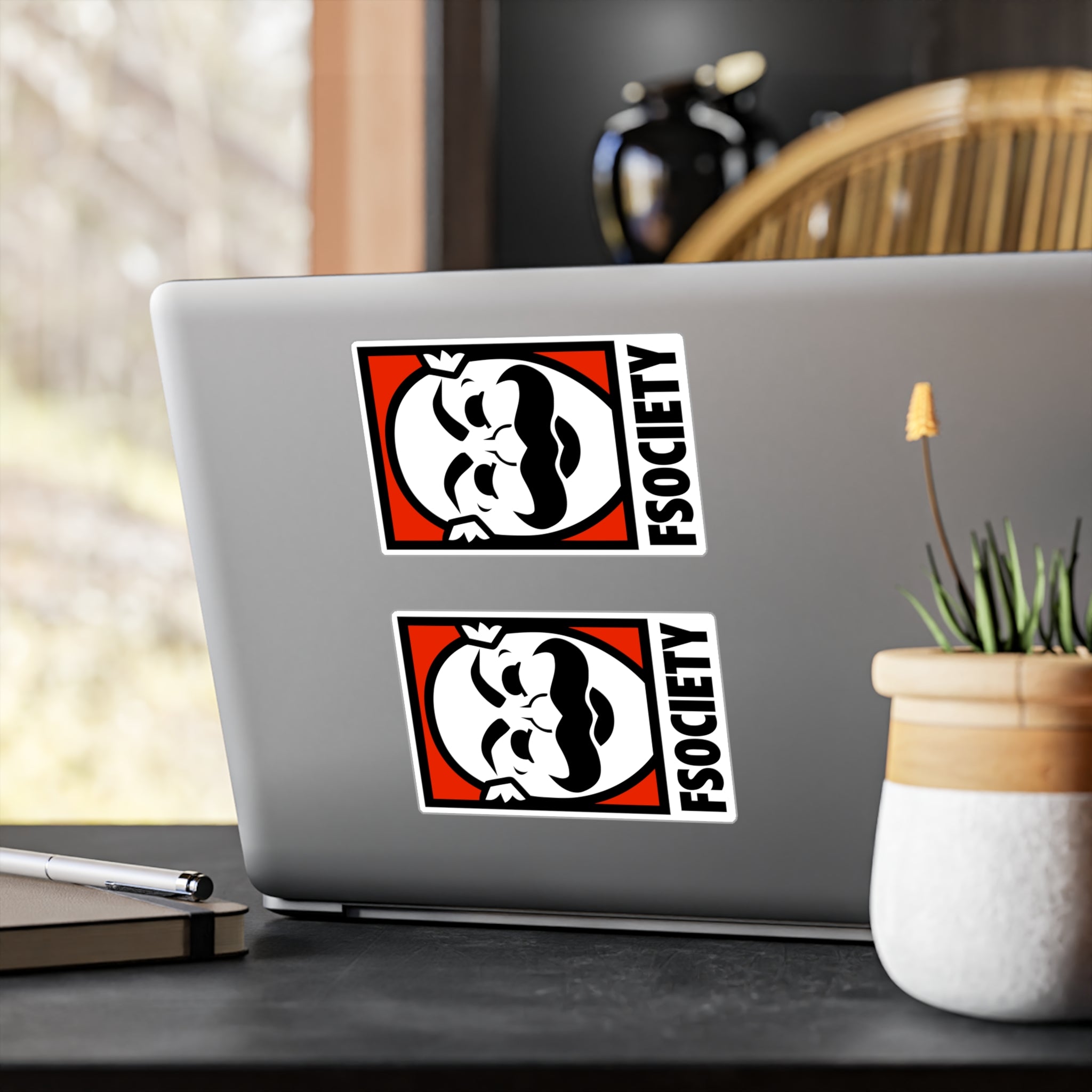 Decus Adesivo Mr Robot Fsociety - Sticker JDM Style Per Auto/Moto, 13x9cm, Qualità Oracal Made In Germany, Rimovibile, Nero